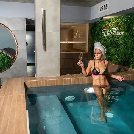 с люлка и гледка в The House с термална зона Apartment *