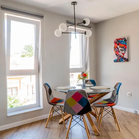 с люлка и гледка в The House с термална зона