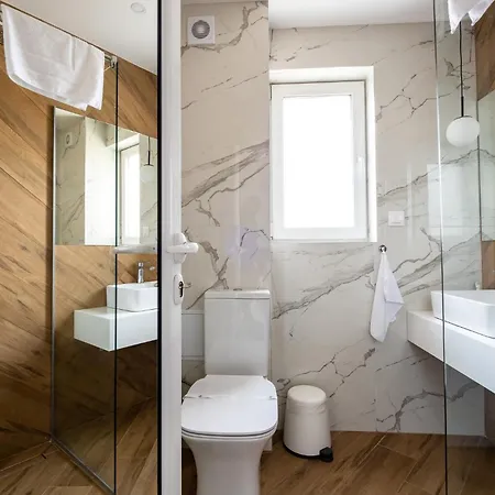 с люлка и гледка в The House с термална зона Apartment