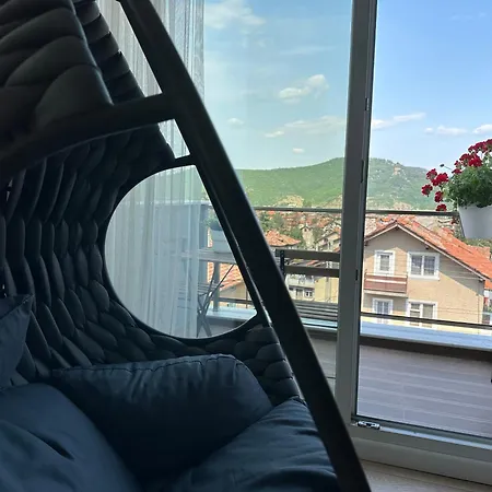 с люлка и гледка в The House с термална зона Апартамент Велинград