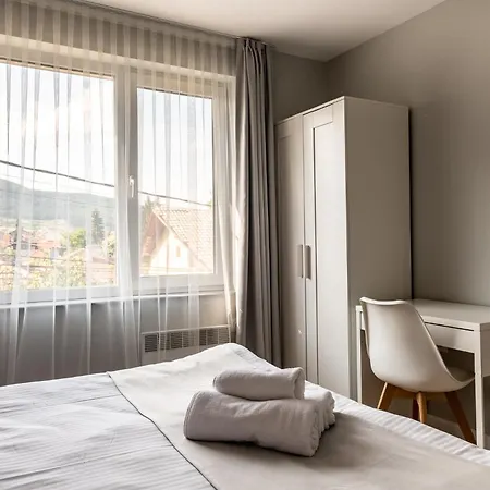 с люлка и гледка в The House с термална зона Apartment