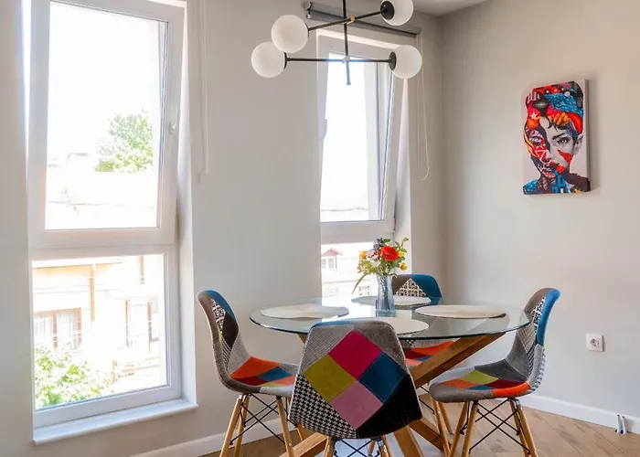 с люлка и гледка в The House с термална зона