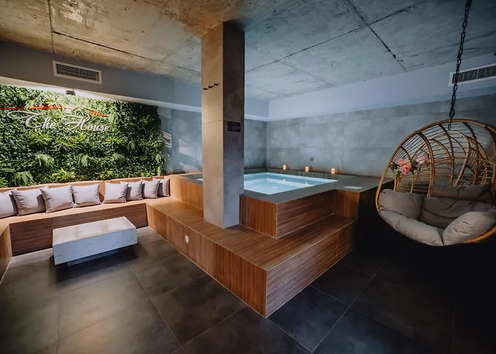 с люлка и гледка в The House с термална зона فيلينغراد